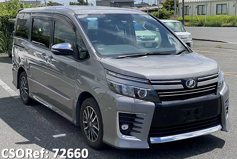 Toyota / Voxy 2017